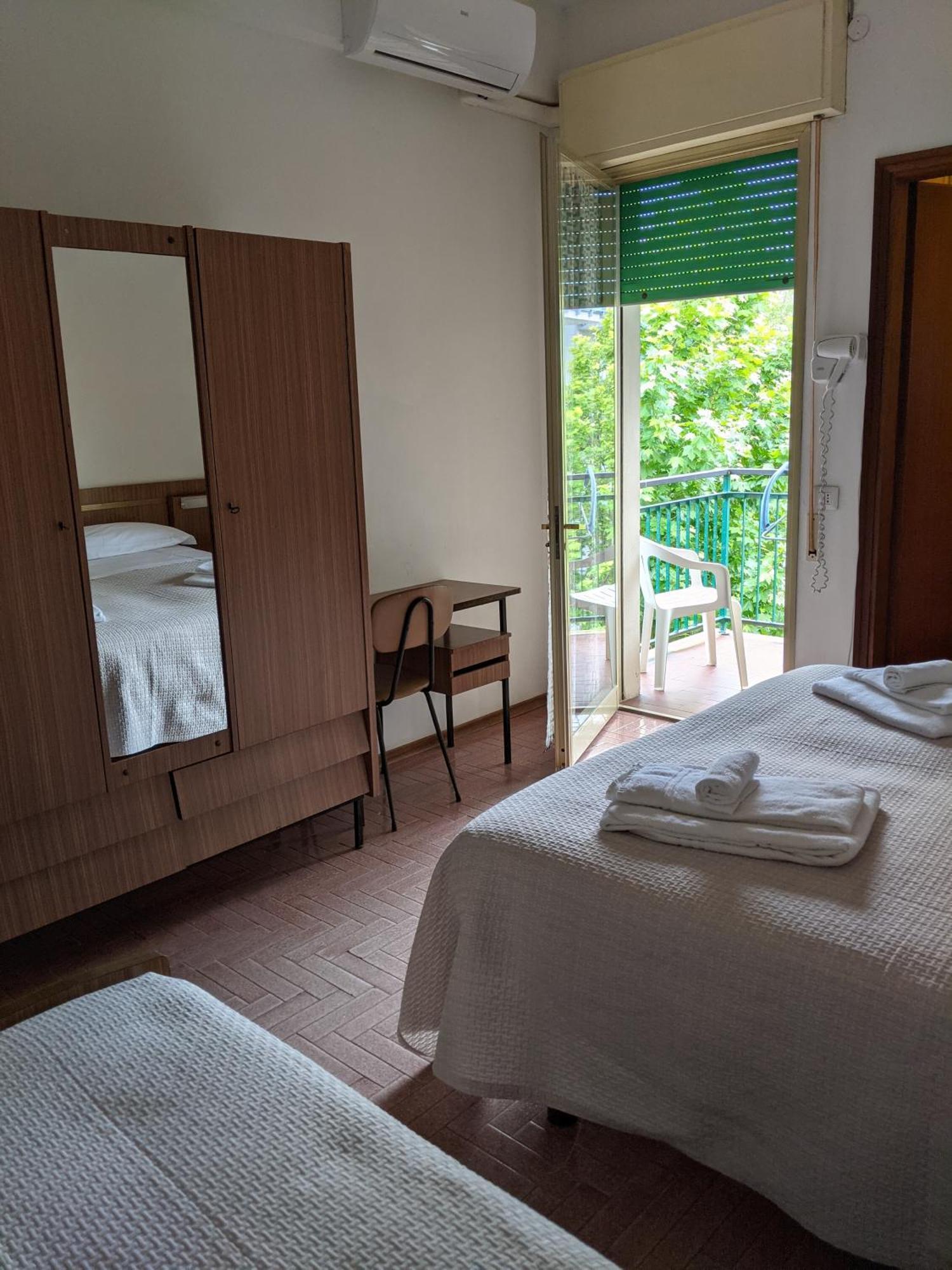 Hotel Bellevue Cesenatico Extérieur photo