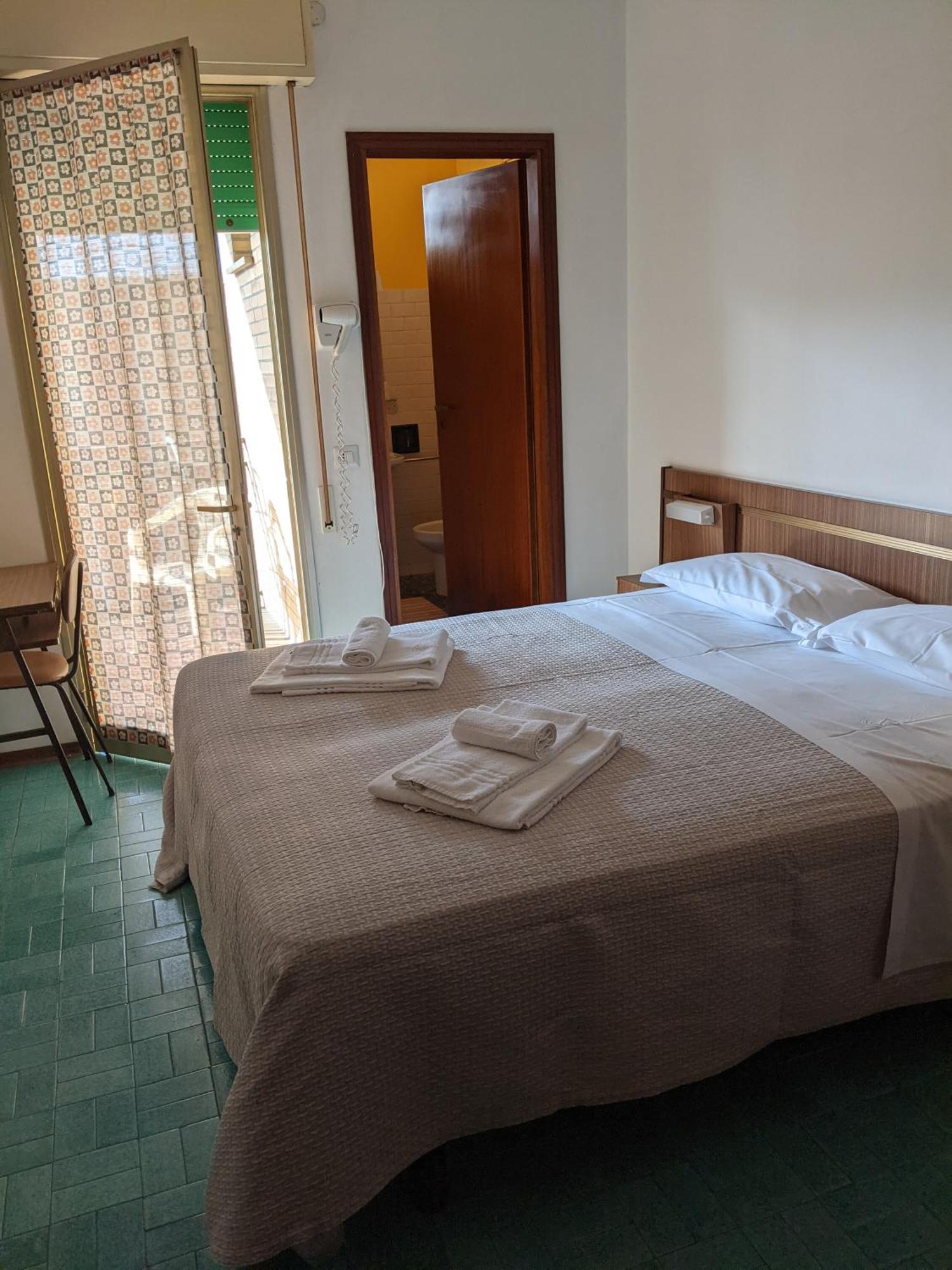 Hotel Bellevue Cesenatico Extérieur photo