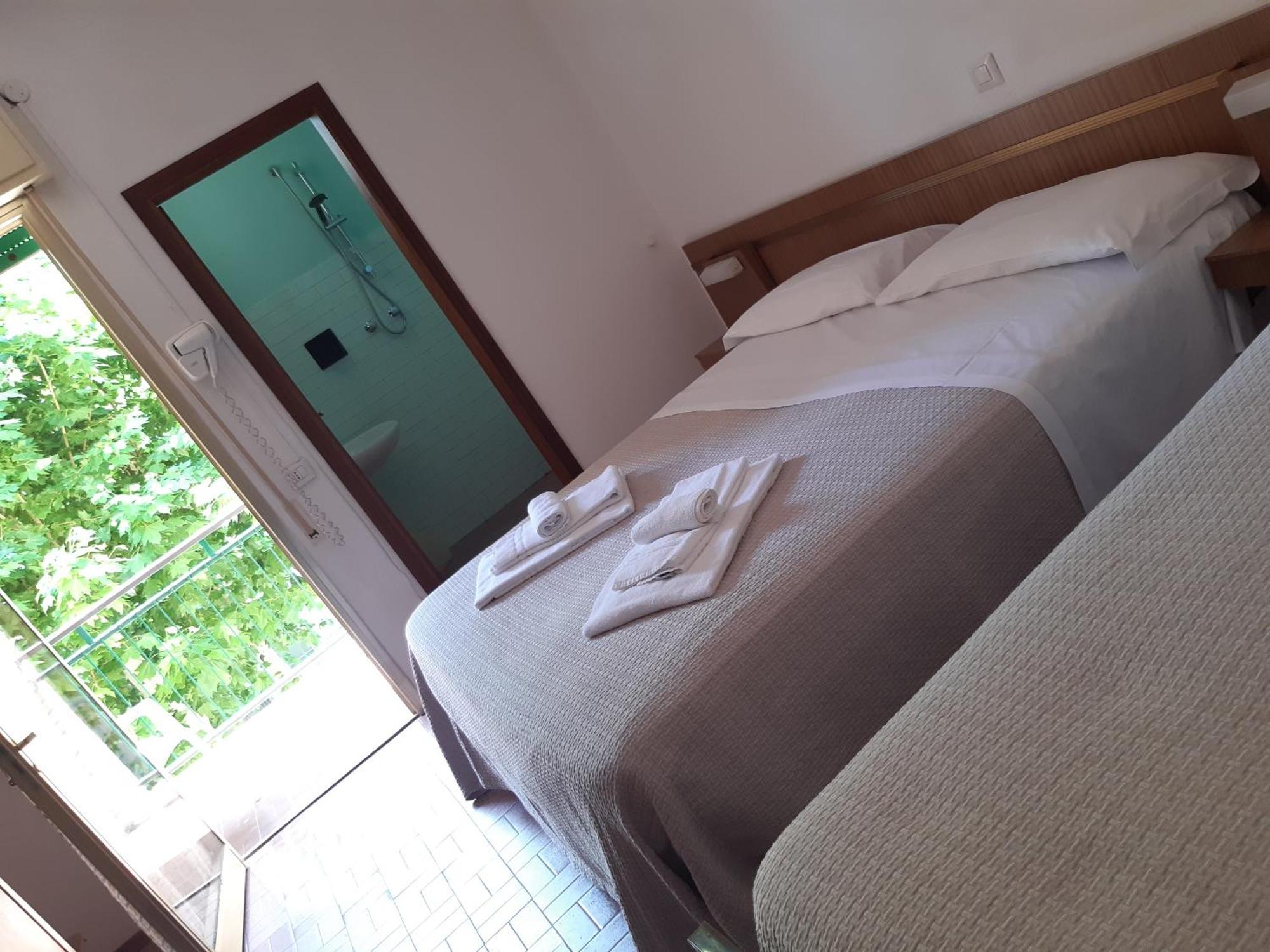 Hotel Bellevue Cesenatico Extérieur photo
