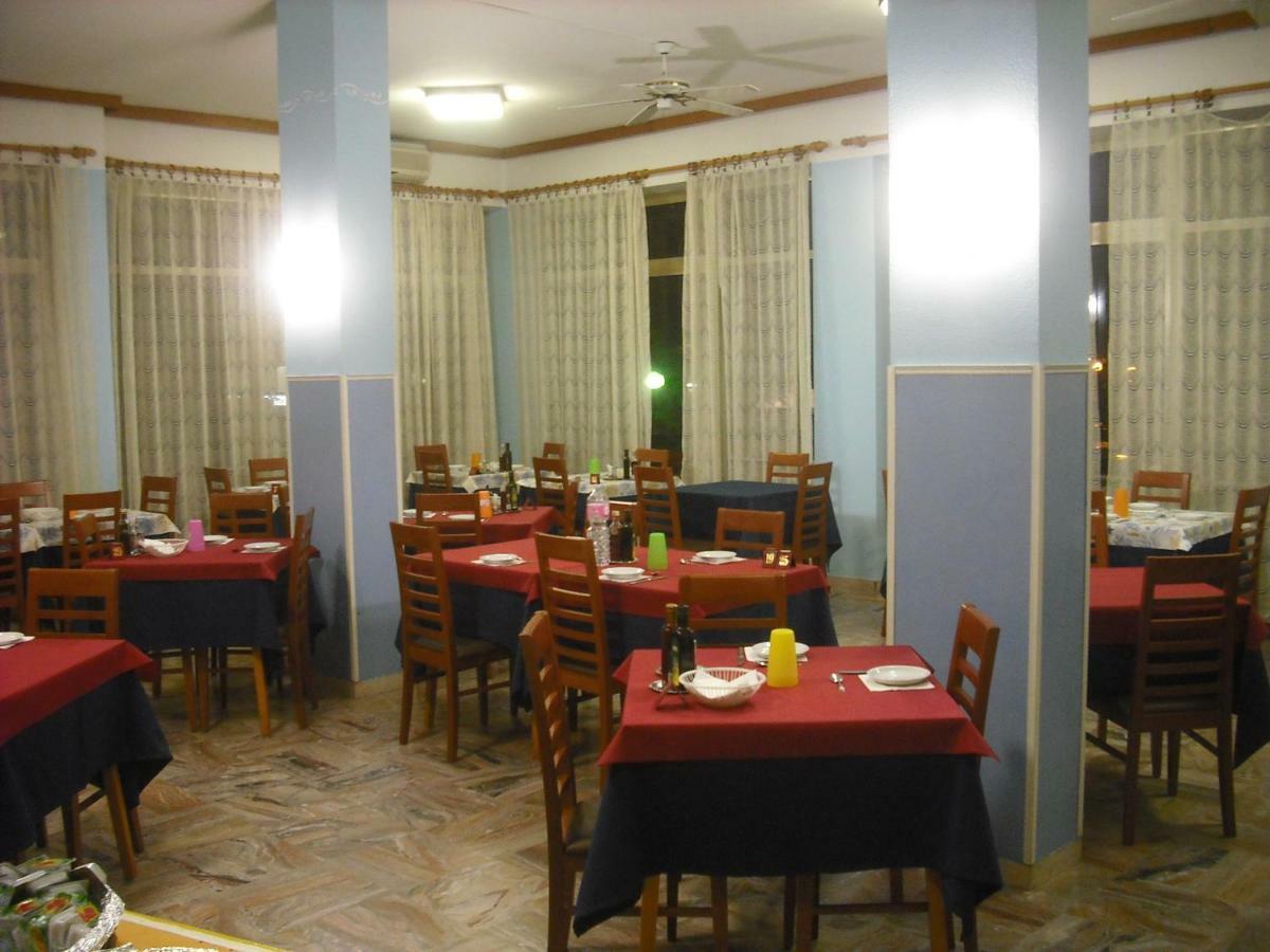 Hotel Bellevue Cesenatico Extérieur photo