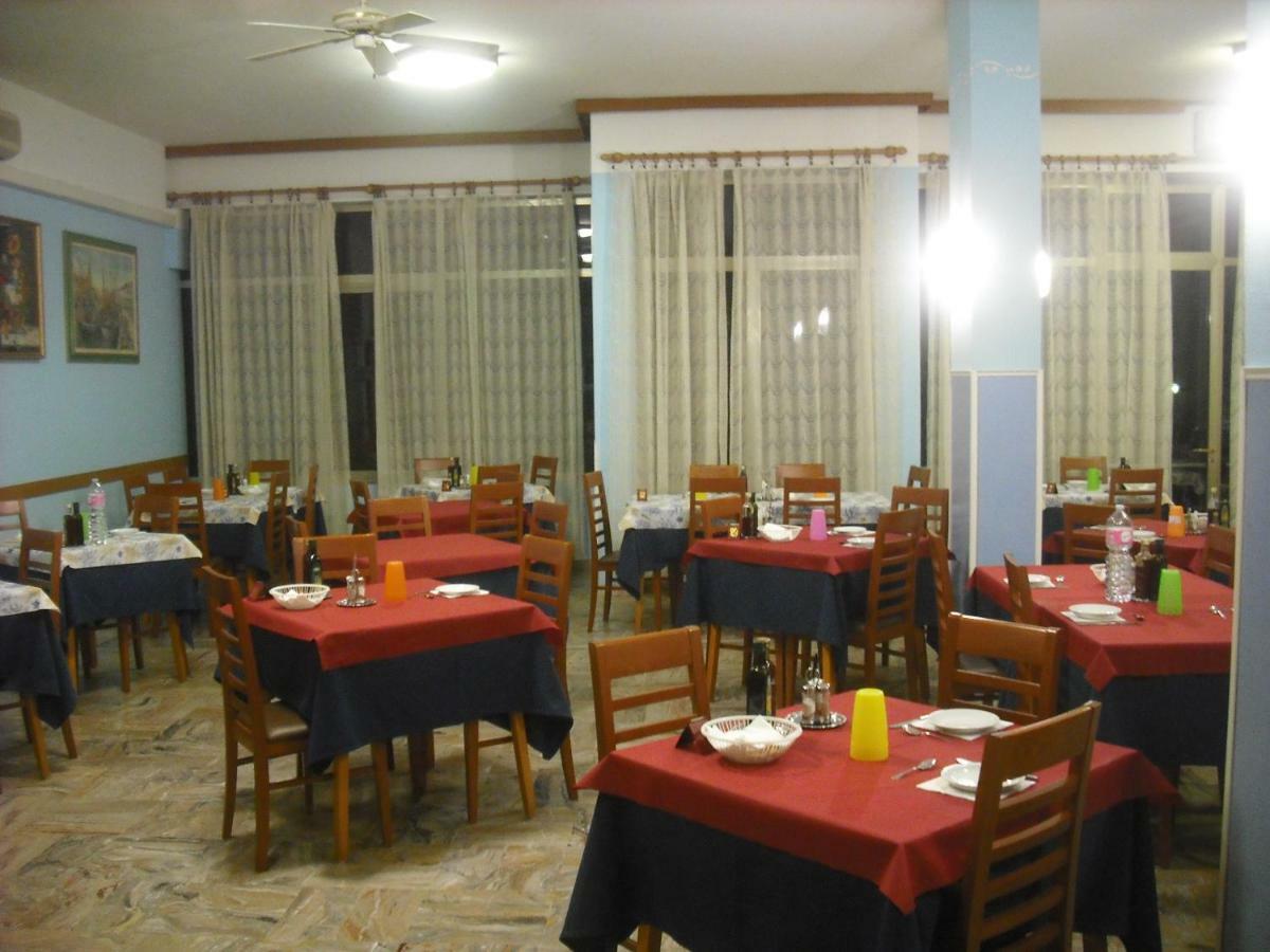 Hotel Bellevue Cesenatico Extérieur photo
